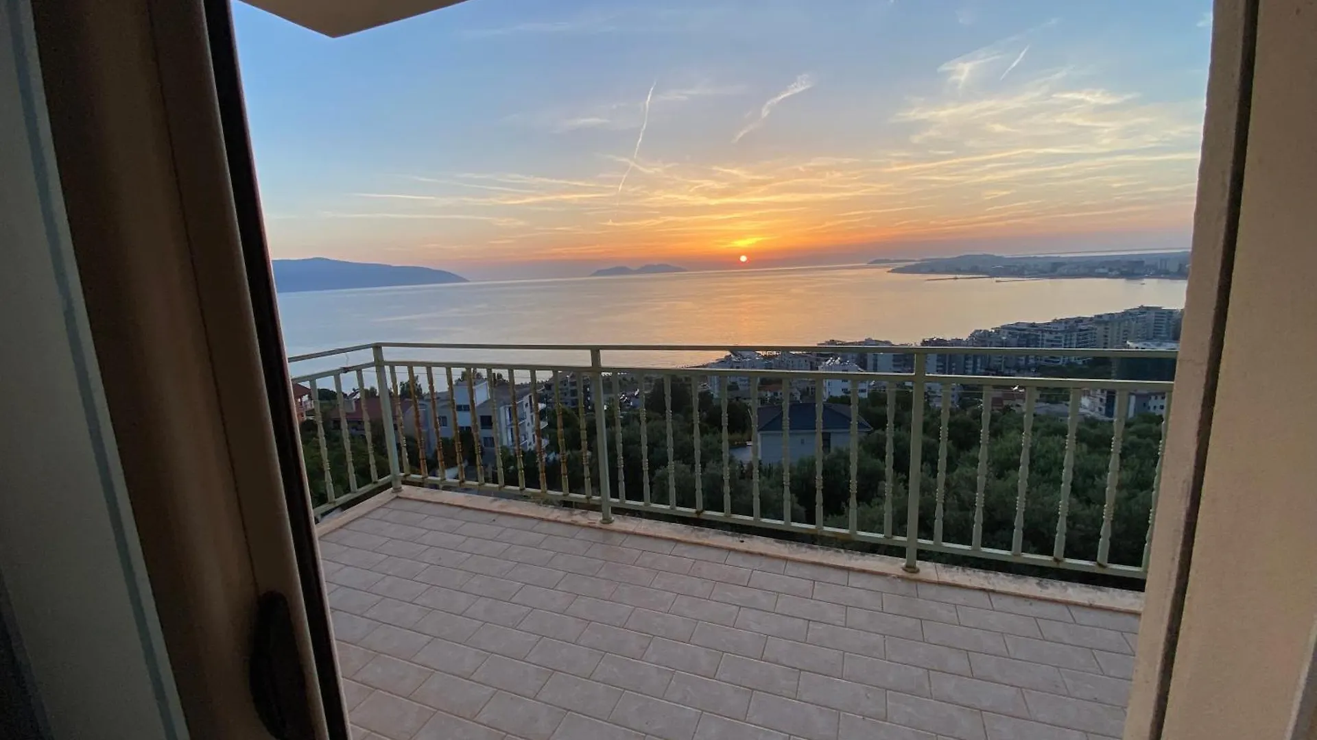 Sunset View Apartment Vlora 0*,  Albánia